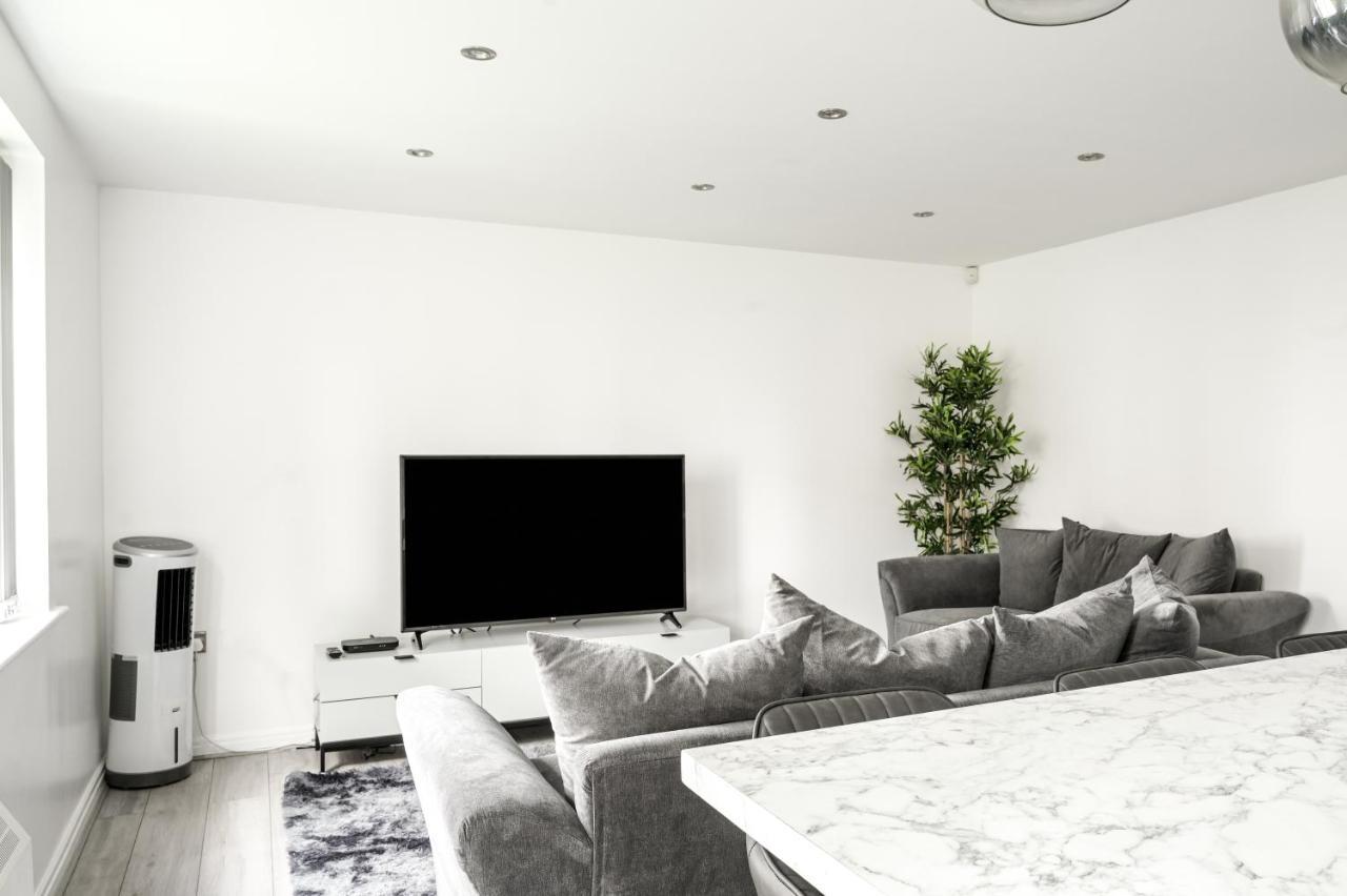 Apartment Discovery Suites